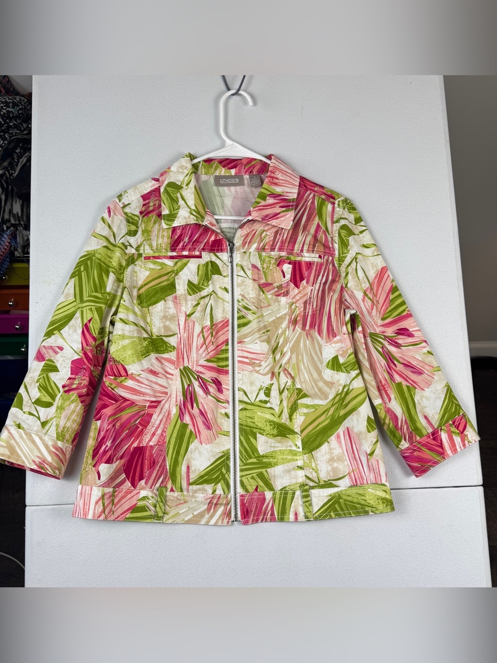 Chicos Size 1 Full Zip Jacket Womens M/8 White Pink Green Floral 3/4 Sleeves